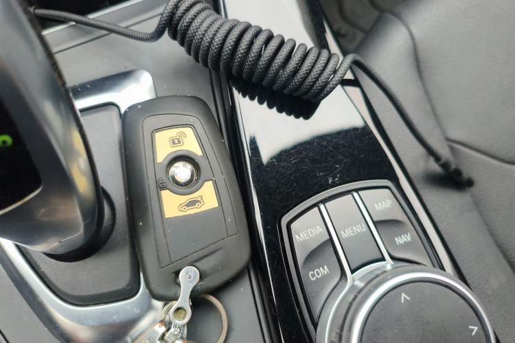 Used BMW 3 Series 2016 320Li Ambition Model
