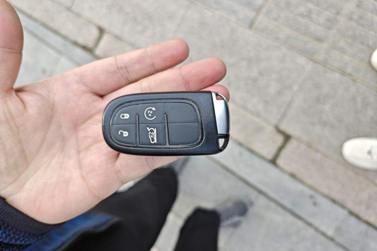 Used Jeep Cherokee 2016 2.4L All-in-One Edition Vehicle Key