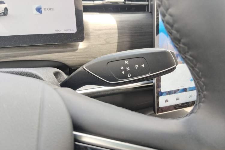 Used Chery Tiggo 7 C-DM 2025 1.5T 120KM Luxury Trim Gear Lever