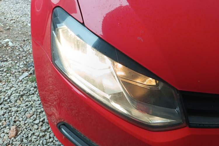 Used Volkswagen Polo 2014 1.6L Automatic Comfort Edition Right Front Headlight