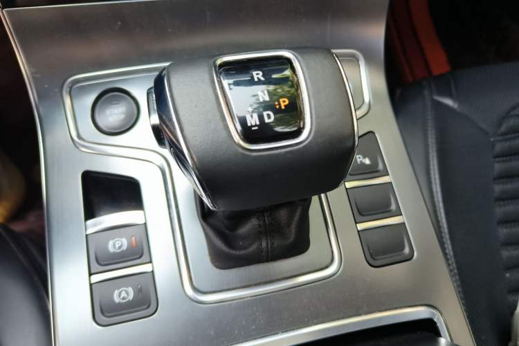 Used Hongqi H5 2022 Classic Model 1.8T Automatic Smart Connect Flagship Edition