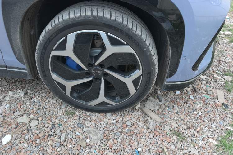 Used BYD Sealion 07 EV 2025 550 All-Wheel Drive Intelligent Driving Version Right Front Wheel Hub