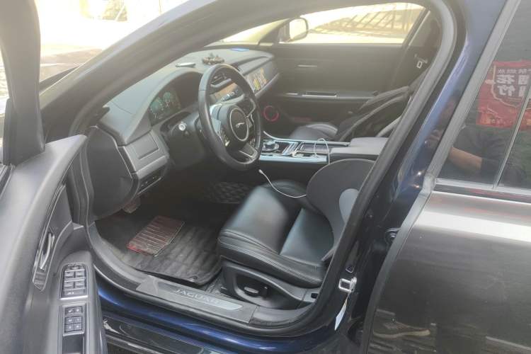 Used Jaguar XFL 2020 XFL 2.0T P200 Two-Wheel-Drive Rally Flag Edition