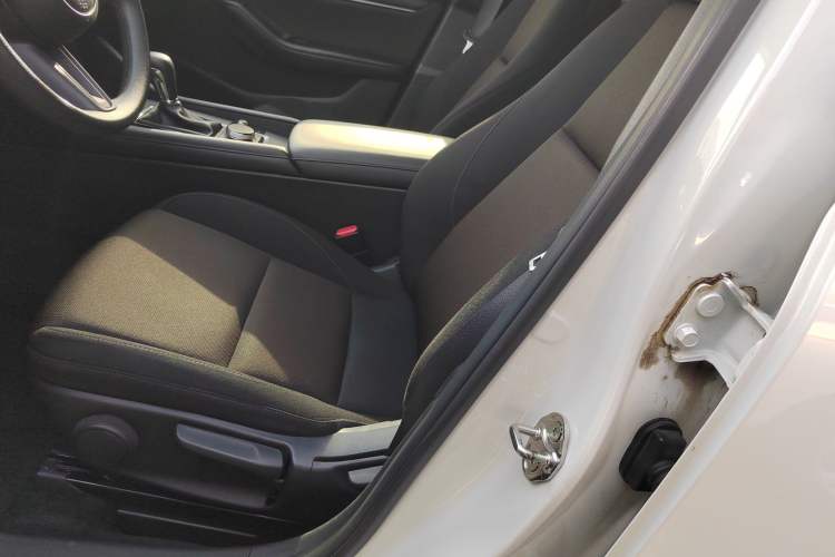 Used Mazda 3 Axela 2021 2.0L Automatic Zhiqing Edition
