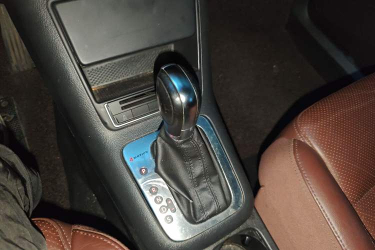 Used Volkswagen Tiguan 2013 1.8 TSI Automatic All-Wheel Drive Luxury Model Gear Lever