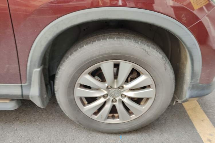 Used Honda CR-V 2016 2.0L two-wheel drive Urban Edition Right Front Wheel Hub