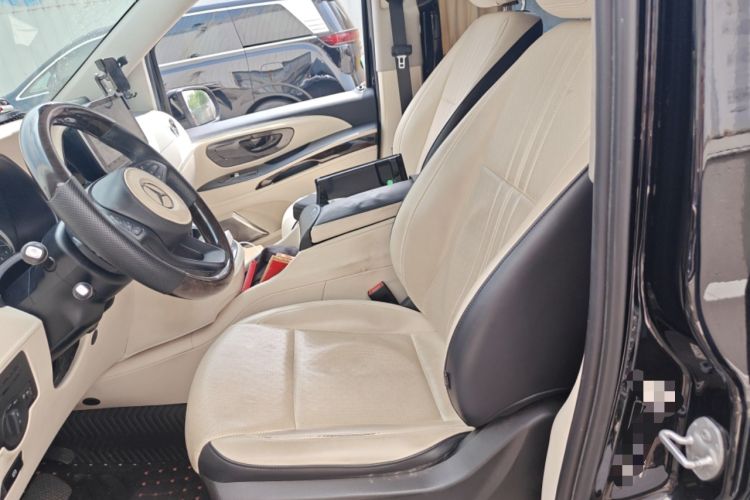 Used Mercedes-Benz Vito 2021 2.0T Elite Version 7 Seats Left Front Seat