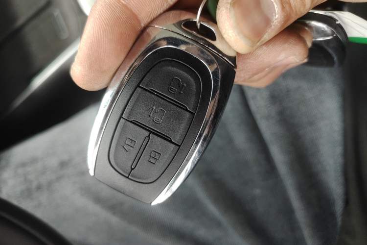 Used SAIC MAXUS G10 2025 MAX 2.0T Automatic Flagship Edition Gasoline 7-Seater Vehicle Key