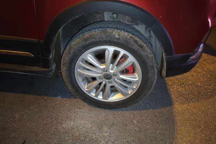 Used Haval H1 2015 1.5L Manual Urban Model Right Front Wheel Hub