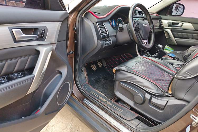 Used Haval H2 2016 Red-Label 1.5T Manual Two-Wheel Drive Luxury Model