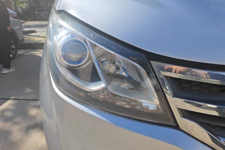 Used SAIC MAXUS G10 2014 2.0T Automatic Elite Edition
