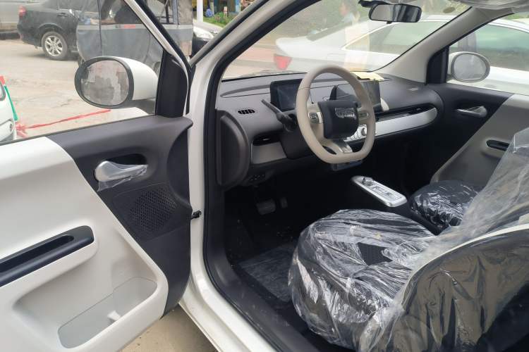 Used CHANGAN NEVO Lumin 2026 Model Treasure Edition 205km Passionate Beige Ningde