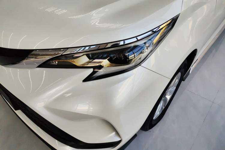 Used Toyota Granvia 2023 2.5L Hybrid Comfort Edition