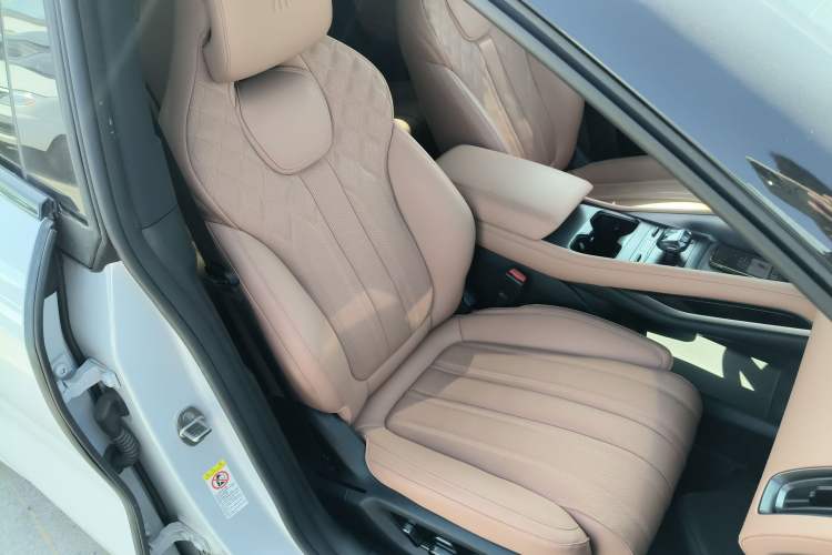 Used BYD Song L EV 2025 Intelligent Driving Version 662 km LiDAR Excellence Edition
