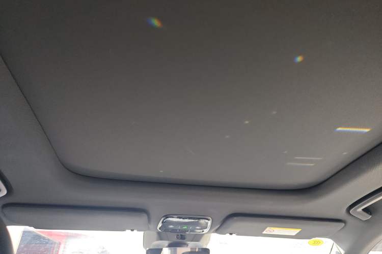 Used Lynk & Co 08 EM-P 2025 220 km All-Wheel-Drive Performance Halo