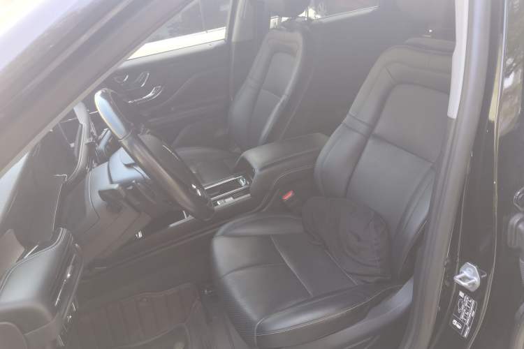 Used Lincoln Corsair 2022 2.0T Two-Wheel Drive Deluxe Edition Left Front Seat