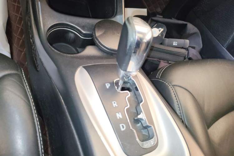 Used Dodge Journey  Gear Lever