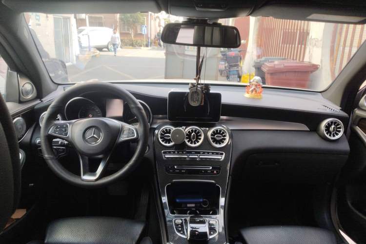 Used Mercedes-Benz GLC 2017 GLC 260 4MATIC Dynamic Edition
