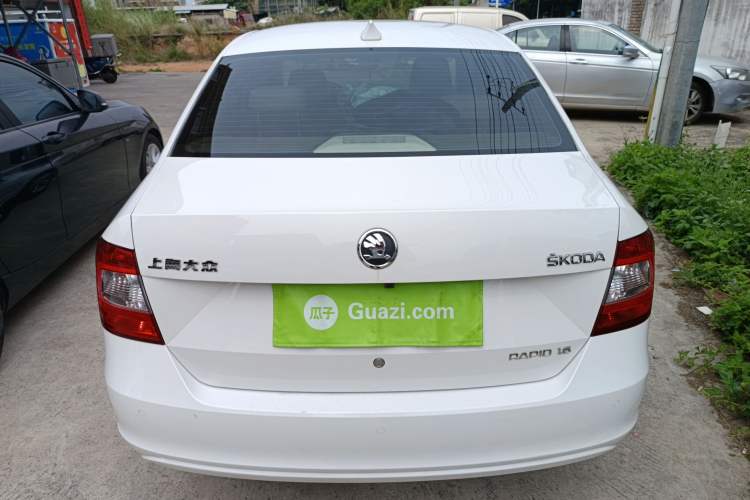 Used Skoda Rapid 2013 1.6L Automatic Smart Selection Model

