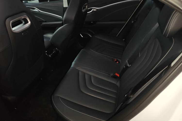 Used NETA U 2022 Zhi400 Pro Ternary Lithium