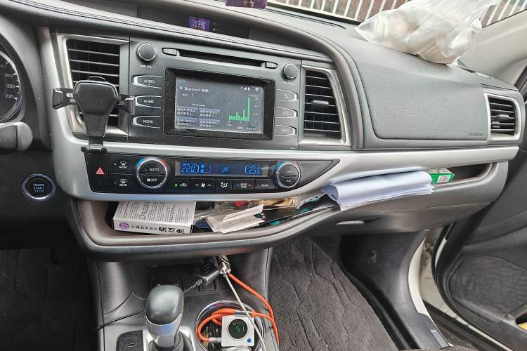 Used Toyota Highlander 2017 2.0T Two-Wheel Drive Luxury Edition 7 Seats Audio And AC Panel