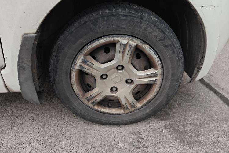 Used Dongfeng Fengon 330 2014 1.5L Manual Standard Edition DK15-02 Right Front Wheel Hub
