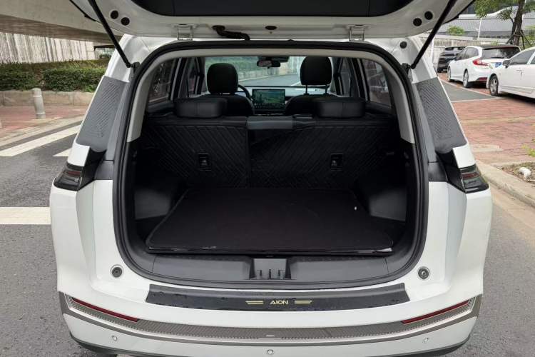 Used AION Y 2022 Plus 70 Smart Edition Trunk