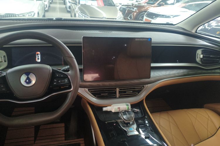 Used Denza D9 2024 DM-i 980 Four-Wheel Drive Prestige Model Audio And AC Panel