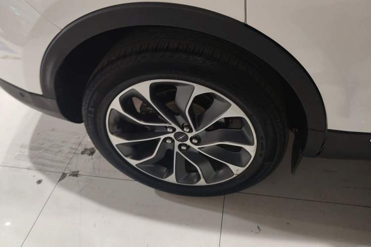 Used Lincoln Nautilus 2021 2.0T Four-Wheel Drive Luxury Edition Right Rear Wheel Hub