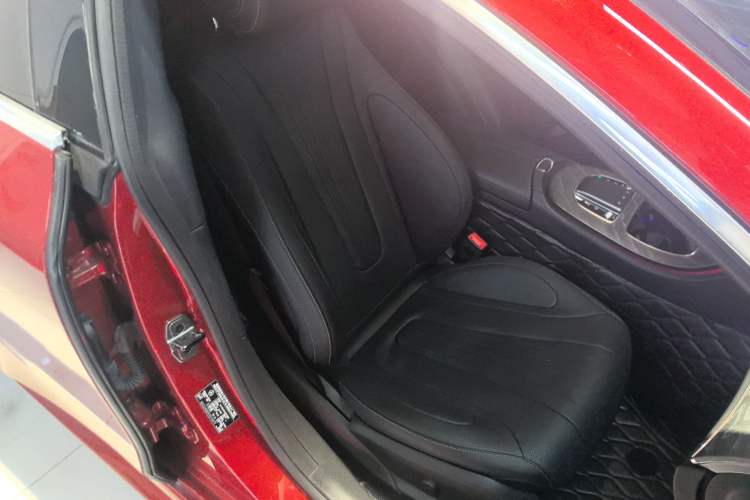 Used Mercedes-Benz CLS 2018 CLS 300 Luxury Model Right Front Seat