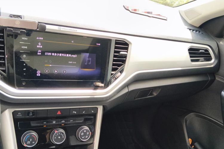 Used Volkswagen T-ROC 2022 280TSI DSG Two-Wheel Drive Elite PLUS Audio And AC Panel