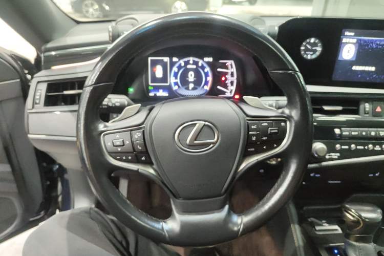 Used Lexus ES 2021 200 Excellence Edition
