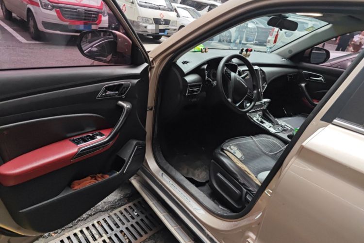 Used Leopaard CS9 2017 1.5L CVT Fashion Edition Driver Seat