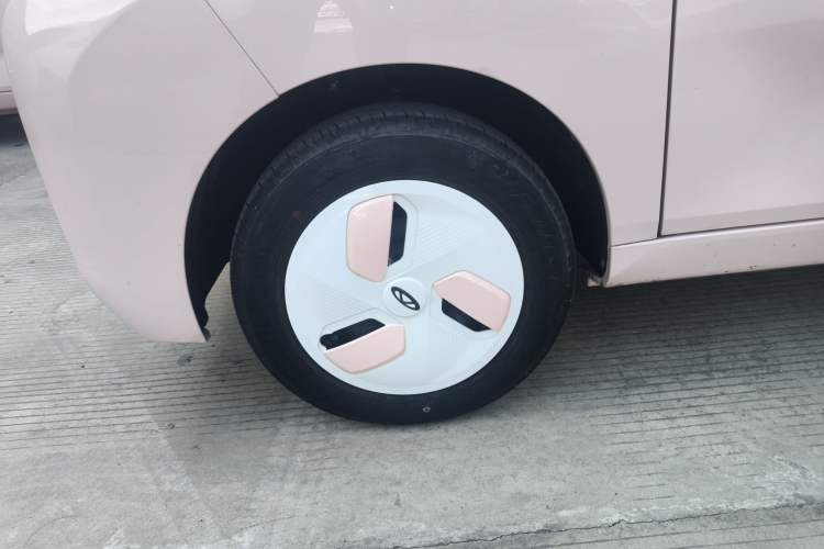 Used Chery New Energy QQ Ice Cream 2022 170km Sundae Phosphate Lithium-Ion