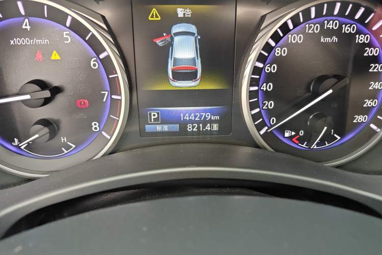 Used Infiniti Q50L 2016 2.0T Ambition Edition Odometer Close Up