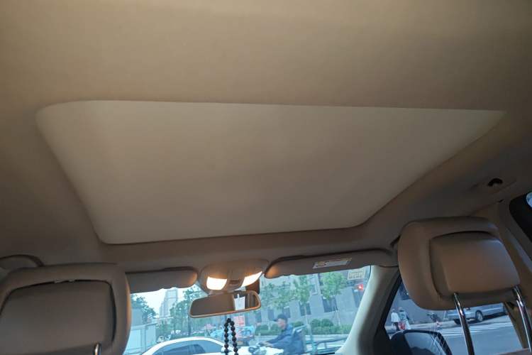 Used Mercedes-Benz R-Class 2017 R 320 4MATIC Business Edition Prestige Model
