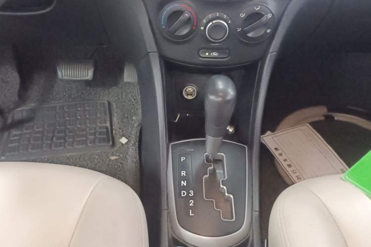 Used Hyundai Verna Ray 2016 1.4L Automatic Leading-Edge GLX