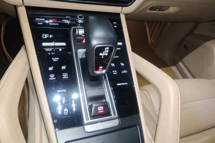 Used Porsche Cayenne 2018 Cayenne 3.0T Gear Lever