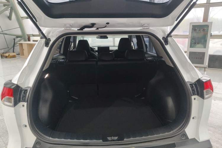 Used Toyota FRONTLANDER 2023 2.0L CVT Leading Edition Trunk