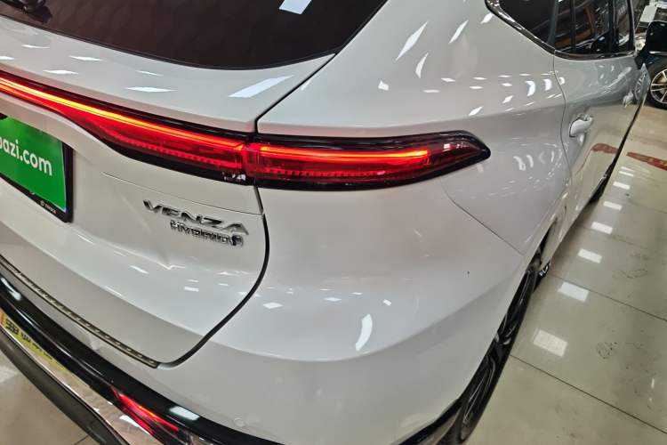 Used Toyota Venza 2023 2.5L Smart Electric Hybrid Dual-Drive Prestige Version