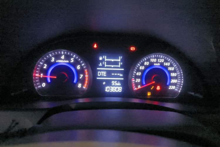 Used Zotye Z300 2014 New Vision 1.5L Manual Luxury Model