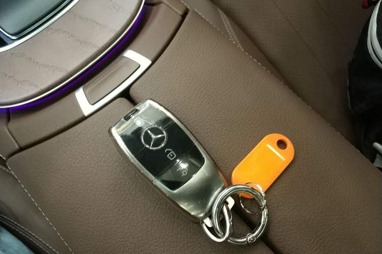 Used Mercedes-Benz E-Class New Energy 2023 E 350 e L Plug-in Hybrid Sedan
