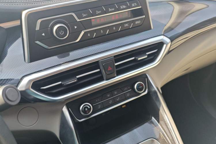 Used SAIC MAXUS G50 2021 1.5T Manual Comfort A Audio And AC Panel