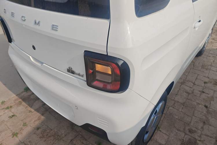 Used Geely Galaxy Panda 2024 Panda Mini 200km Endurance Bear Right Rear Taillight
