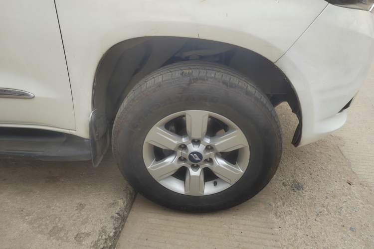 Used Foday Landfort 2017 1.9T Diesel Manual Two-Wheel Drive Flagship Edition 7 Seats Right Front Wheel Hub