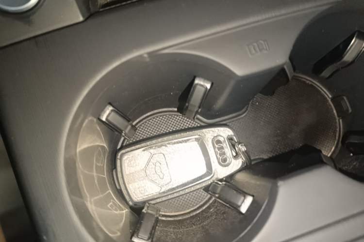 Used Audi A4L 2018 30th Anniversary Edition 30 TFSI Ambition Model Vehicle Key