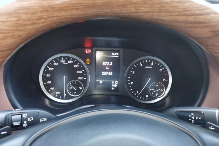 Used Mercedes-Benz Vito 2020 2.0T Elite Version 7 Seats
