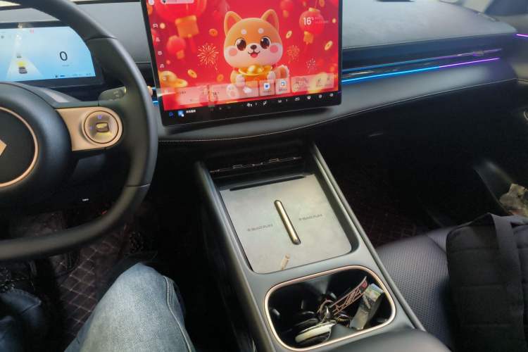 Used Baojun Yunhai 2024 140km Plug-in Hybrid Version Audio And AC Panel