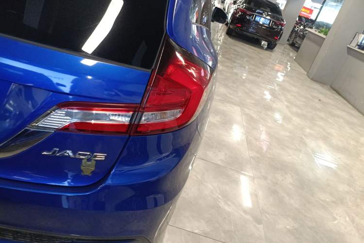 Used Honda Jade 2017 1.8L automatic Comfort version 5 seats