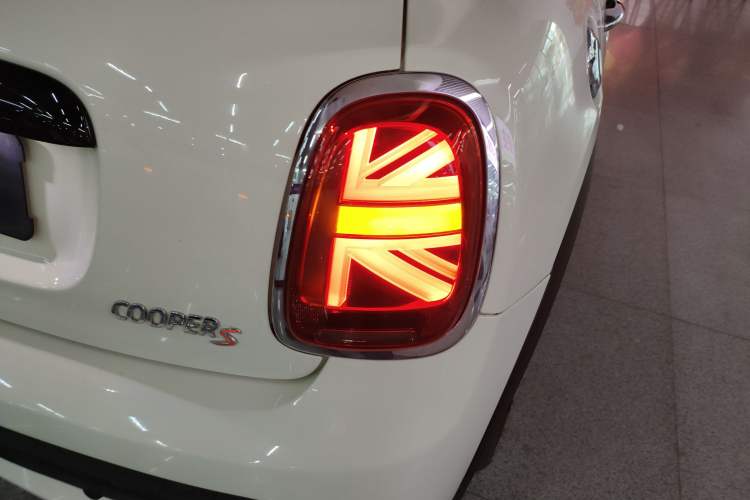 Used MINI MINI 2022 2.0T COOPER S Classic Edition Five-Door Version